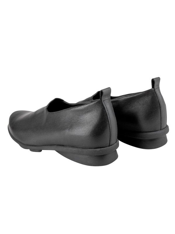Delamo slip on - Image 3