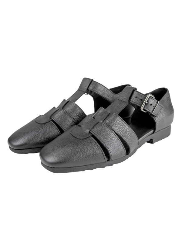 Sadyma sandals